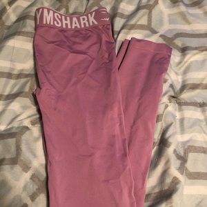 2 pairs of leggings